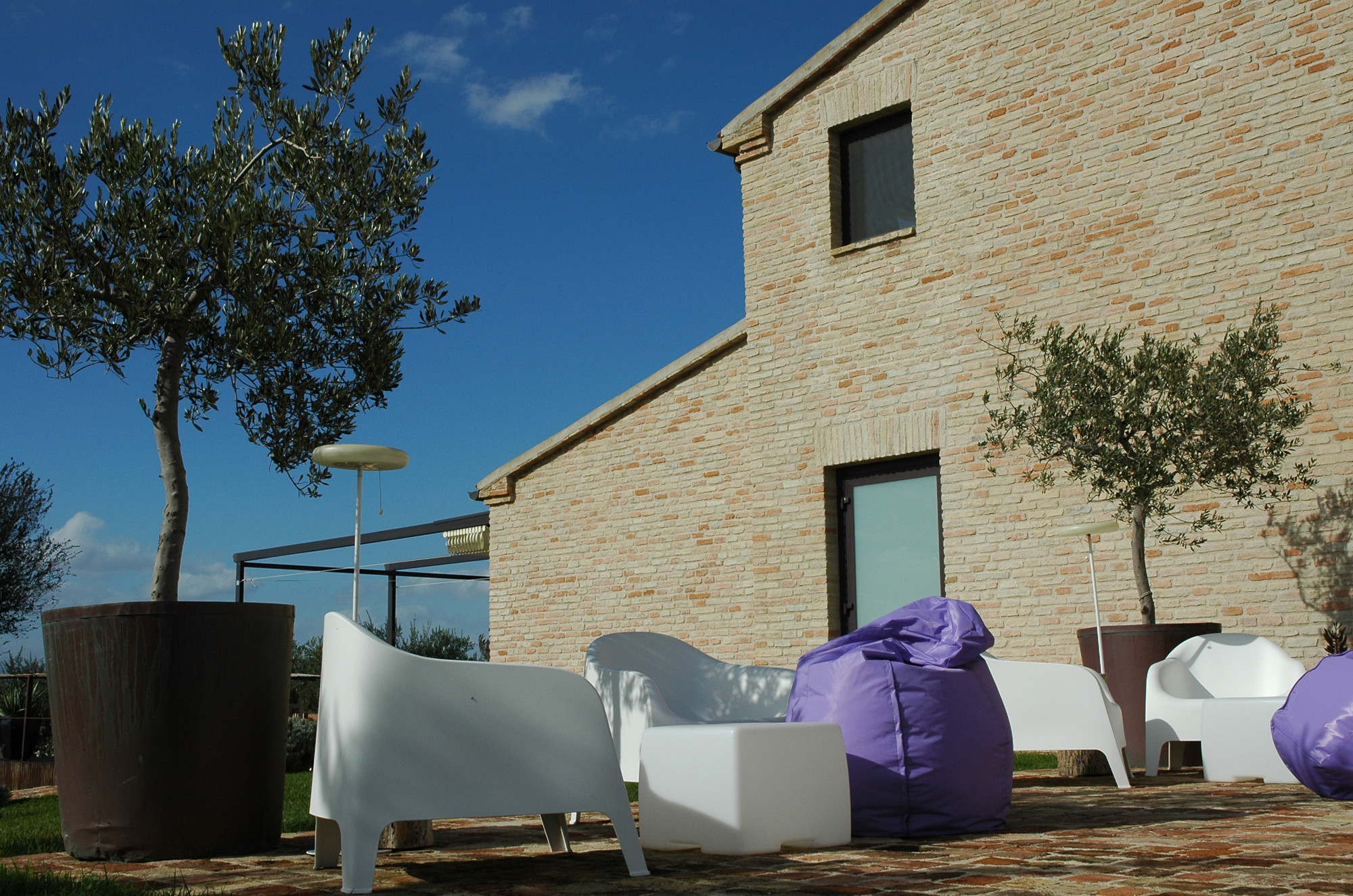 media.esterno2000x1325